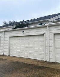 1023 Fountain View Dr photo'