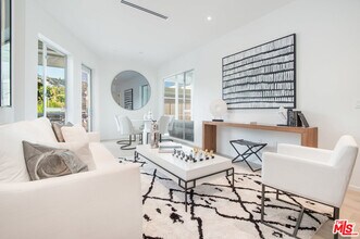1030 Kings Rd in West Hollywood, CA - Building Photo - Building Photo