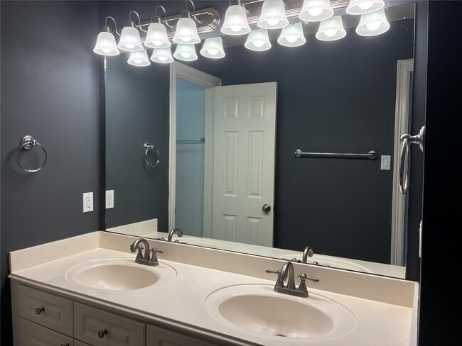 property at 2203 Summer Bay Ct
