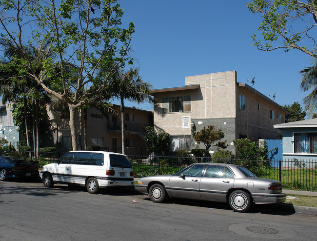 910 S Townsend St in Santa Ana, CA - Building Photo - Building Photo