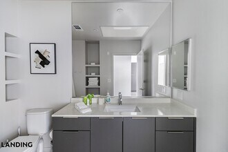 2060 Experience Ave, Unit 158 in Reno, NV - Foto de edificio - Building Photo