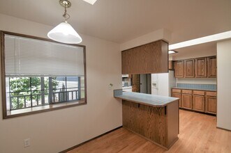 1524 Thomas St NW in Olympia, WA - Building Photo - Building Photo