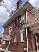 124 S Walnut St in Morgantown, WV - Building Photo - Building Photo