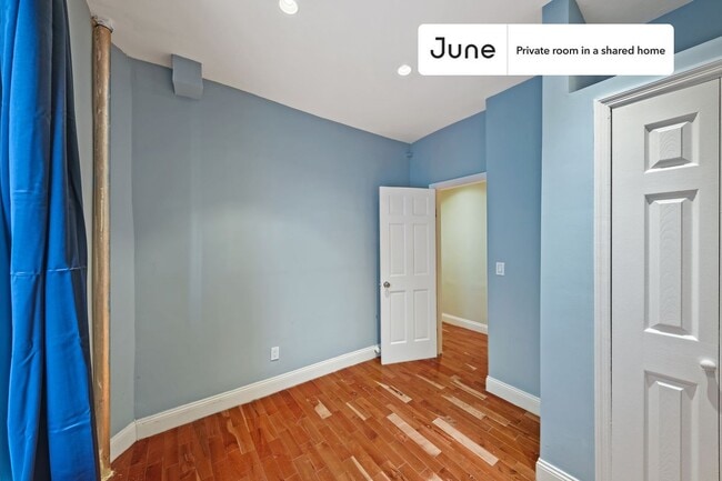 Room in Shared 3 bed/1 bath home in New York, NY - Building Photo - Building Photo