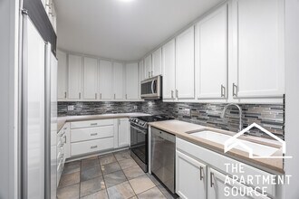 1337 N Dearborn St, Unit 18K in Chicago, IL - Building Photo - Building Photo