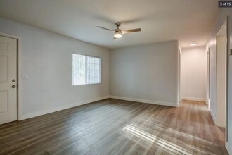 849-853 W 11th Ave in Escondido, CA - Foto de edificio - Building Photo