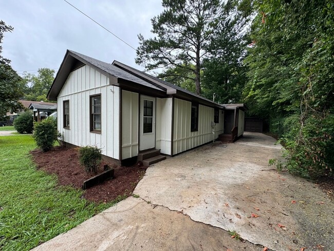 property at 515 E 20th St SW