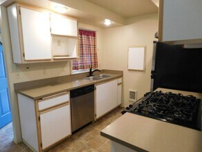 4001 12th St SE in Salem, OR - Building Photo - Building Photo