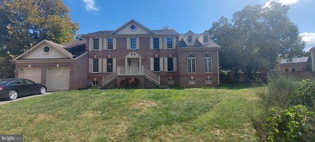 property at 6135 Fieldcrest Ct