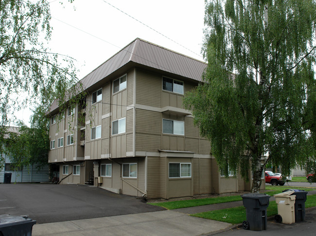 975 NW Garfield Ave in Corvallis, OR - Foto de edificio - Building Photo