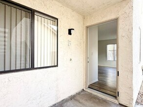 167 Avenida Las Brisas in Oceanside, CA - Foto de edificio - Building Photo