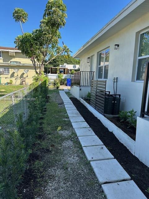 1191 NW 40th St in Miami, FL - Building Photo - Building Photo