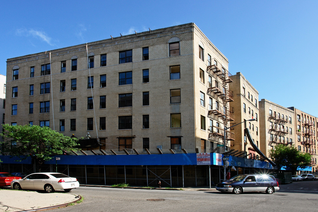 1705 Andrews Ave in Bronx, NY - Building Photo