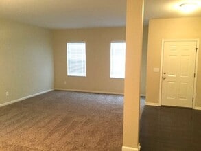 8333 Parori Ln in Blacklick, OH - Building Photo - Building Photo