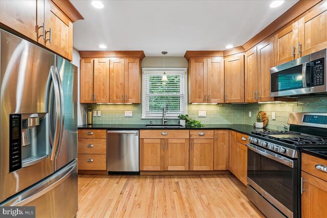 8910 Bradford Rd in Silver Spring, MD - Building Photo - Building Photo