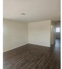 45419 10th St W in Lancaster, CA - Building Photo - Building Photo