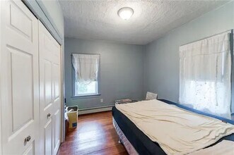 29 Eton Ave in Warwick, RI - Foto de edificio - Building Photo