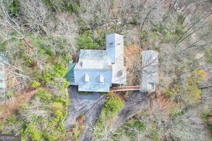 524 Stornoway Dr in Clayton, GA - Building Photo