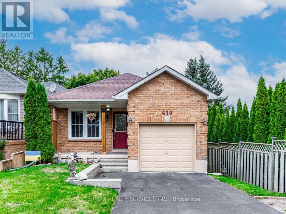 410 Sunset Blvd in Newcastle, ON - Building Photo