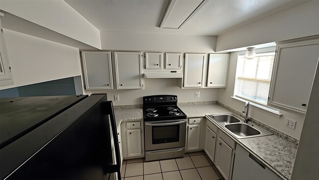 12822 Shannon Hills Dr in Houston, TX - Building Photo - Building Photo