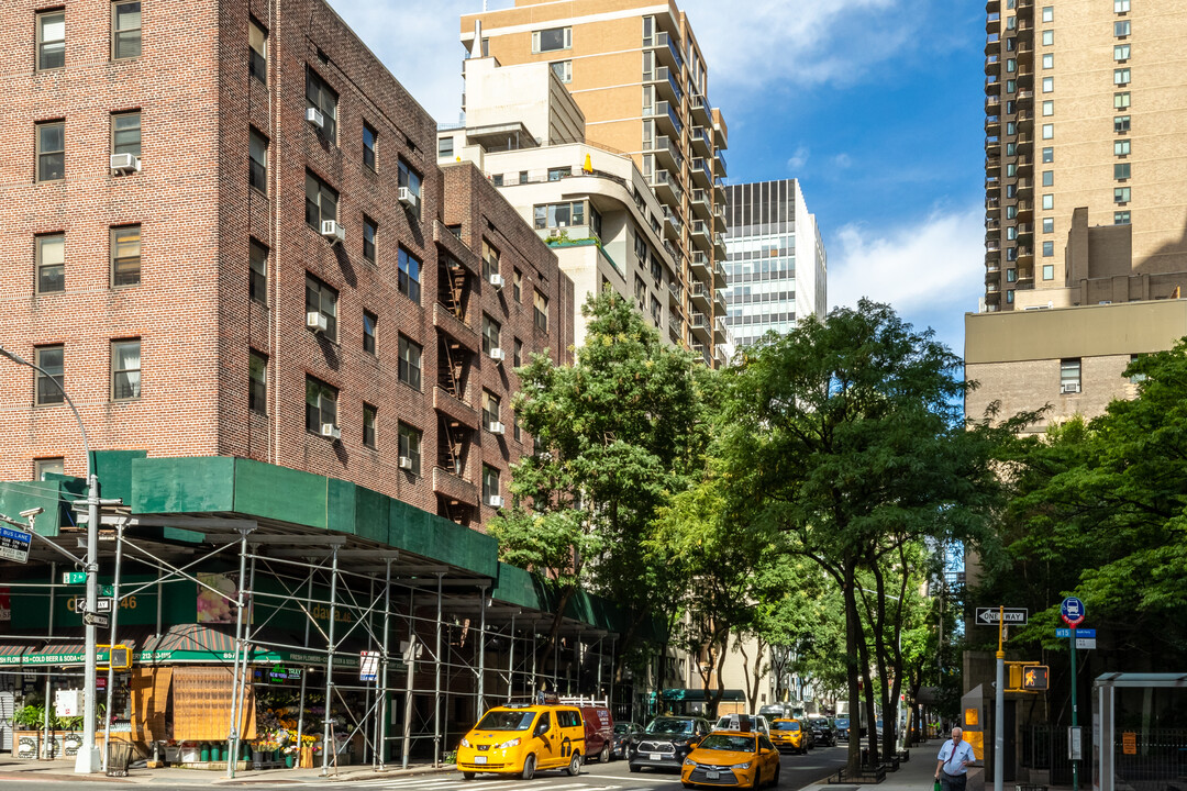 240 E 46th St in New York, NY - Foto de edificio