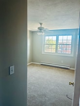 8 Mayberry Dr in Westborough, MA - Foto de edificio - Building Photo