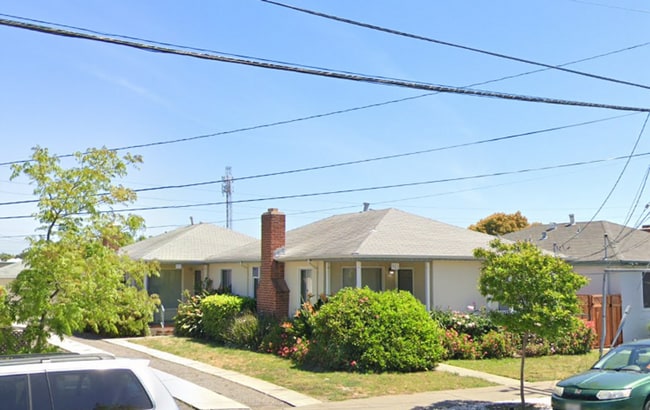 property at 921-923 S B St