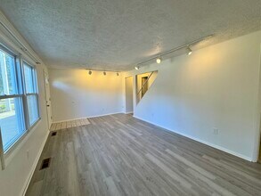 4648 13th St NW in Canton, OH - Foto de edificio - Building Photo