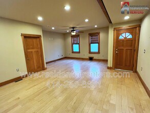 804 E Brady St in Milwaukee, WI - Building Photo - Building Photo