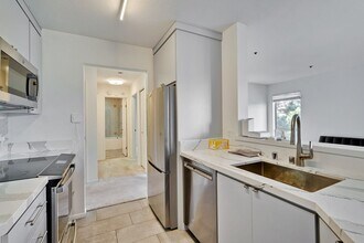 326 Grant Ave in Palo Alto, CA - Building Photo - Building Photo