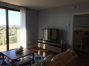 300 S Duval St, Unit 1109 in Tallahassee, FL - Foto de edificio - Building Photo