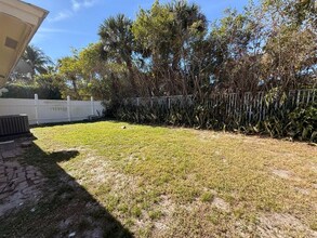 6797 NE 7th Ave in Boca Raton, FL - Building Photo - Building Photo