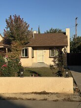986 S Hope Ave in Reedley, CA - Building Photo - Building Photo