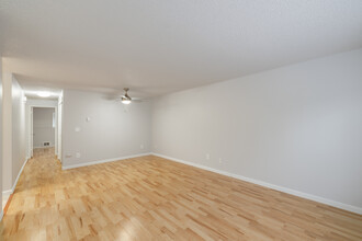 Sunrise Apartments in Everett, WA - Foto de edificio - Interior Photo