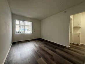 11877 Grevillea Avenue, in Hawthorne, CA - Building Photo - Interior Photo