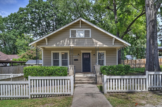 1009 Grace St in Charlotte, NC - Building Photo - Building Photo