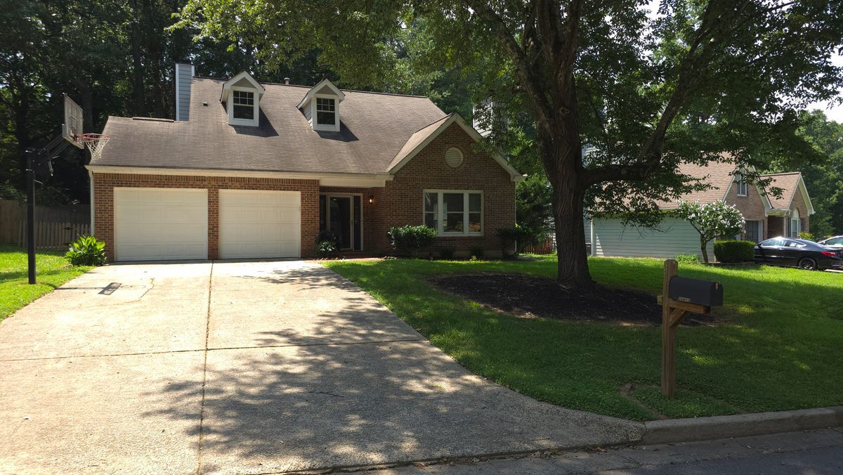 10480 Summer Creek Dr in Alpharetta, GA - Building Photo