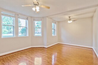 702 Reba Pl in Evanston, IL - Building Photo - Building Photo