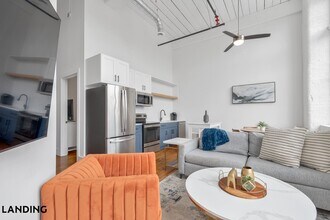 31 Victor St in Greenville, SC - Foto de edificio - Building Photo