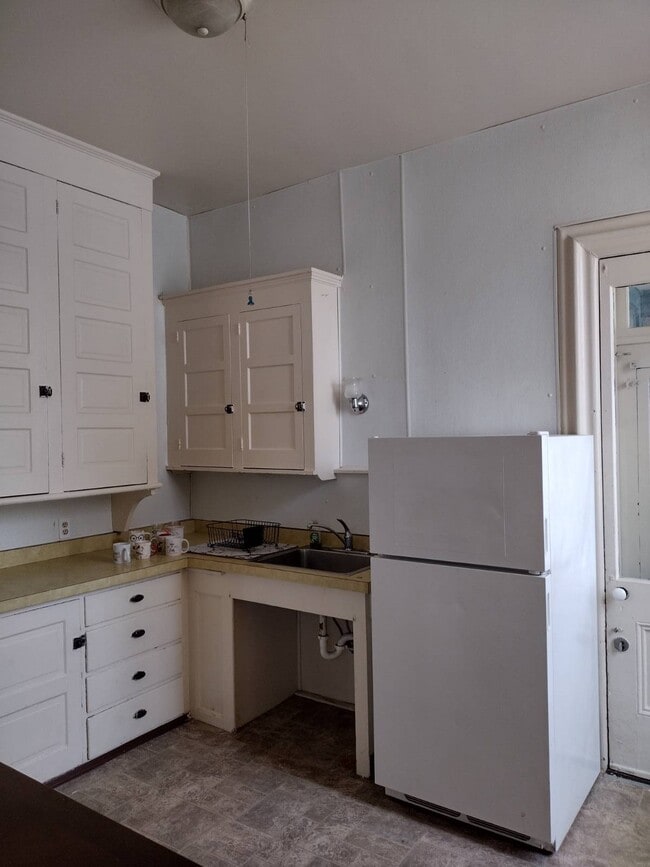 206 W Embargo St in Rome, NY - Building Photo - Building Photo