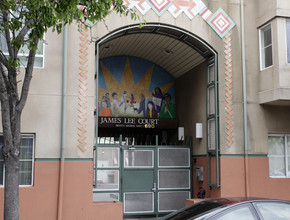 James Lee Court in Oakland, CA - Foto de edificio - Building Photo