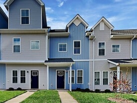 2408 Eagle Creek Ct in Winston-Salem, NC - Building Photo