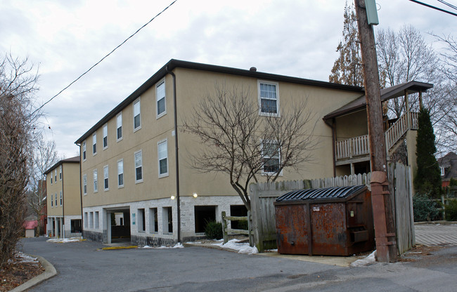 811 West College in State College, PA - Foto de edificio - Building Photo