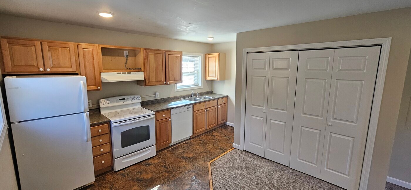 192 Greystone Dr, Unit 192-203 in Jeffersonville, VT - Building Photo