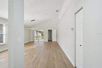 123 Edgewater Cir in Sanford, FL - Building Photo - Building Photo