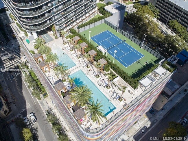 801 S Miami Ave, Unit 3304 in Miami, FL - Building Photo - Building Photo