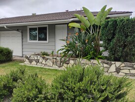 301 Santa Isabel Ave, Unit 301 Santa Isabel in Costa Mesa, CA - Building Photo