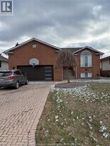 480 Delaware Ave in Windsor, ON - Building Photo