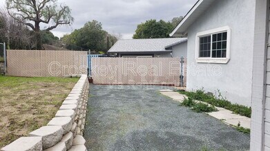 322 Sweeney Rd in Antioch, CA - Building Photo - Building Photo