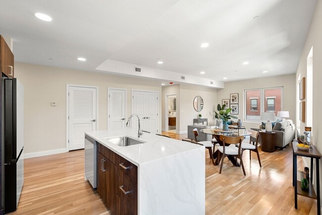 16 Taber St in Boston, MA - Building Photo - Building Photo